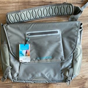 Lifeproof malmo messenger bag tumi rimowa chrome industries Manhattan portage